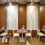 Santa Rosa, Blue Hotel Gijon