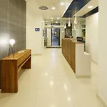 Santa Rosa, Blue Отель Хихон