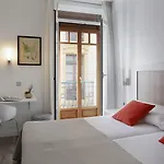 Santa Rosa, Blue Отель Хихон