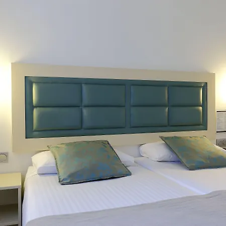 Santa Rosa, Blue Ξενοδοχείο Χιχόν