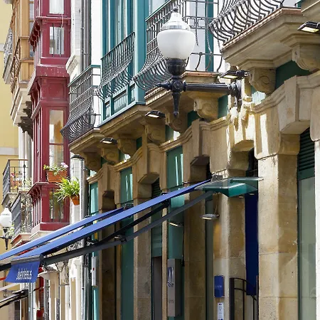Santa Rosa, Blue Hotel Gijón