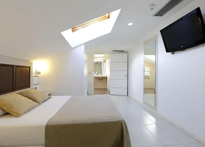 Hotel Santa Rosa, Blue 3*