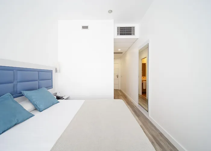 Santa Rosa, Blue Hotel Gijón