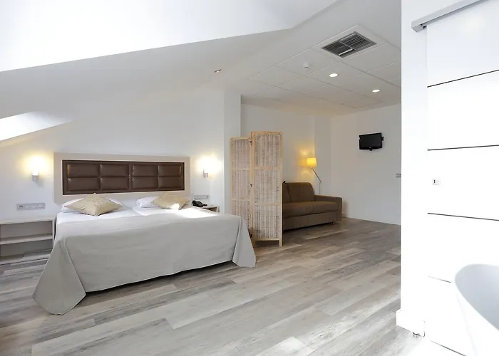 Santa Rosa, Blue خيخون